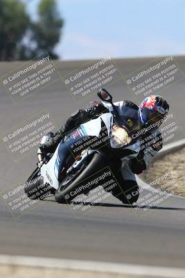 media/Sep-21-2025-TrackDaz (Sun) [[277c75b276]]/C Group/1240pm (Turn 2)/